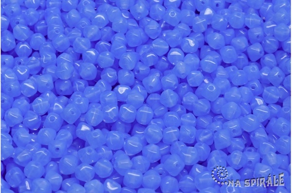 Lucerny 4x4 mm, Corflower Blue Opal, 100 ks