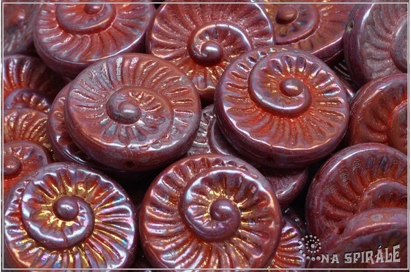 Spirla - Fossil Shell, 18x18 mm, Opaque Red Nebula, 1 ks