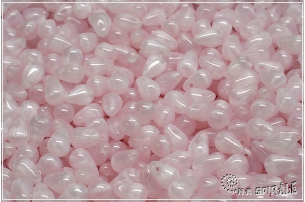 Kapiky/Drops 4x6 mm, Light Pink Silk, 60 ks