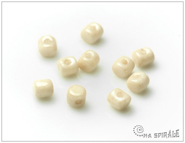 Minos par Puca, Chalk Champagne, 5 g