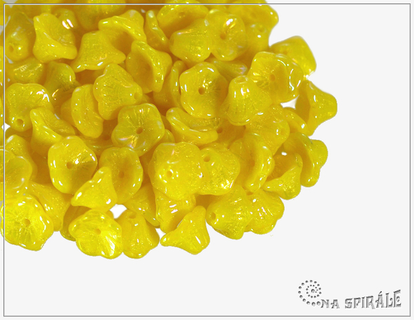 Kytiky - kalky 7x5 mm, Opaque Yellow Iris, 25 ks