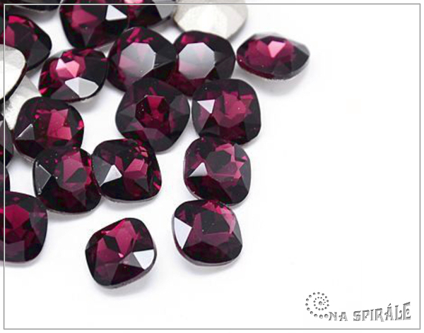 Brouen sklenn tverec, Amethyst, 12x12 mm, 1 ks
