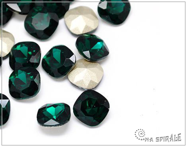 Brouen sklenn tverec, Emerald, 12x12 mm, 1 ks