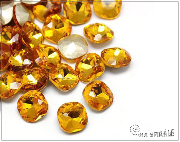 Brouen sklenn tverec, Light Topaz, 12x12 mm, 1 ks