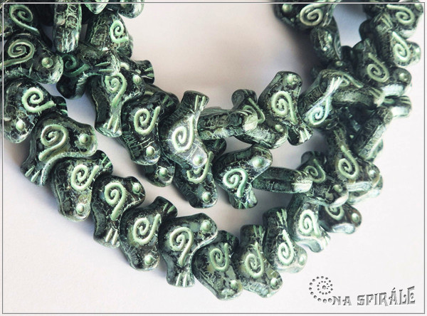 Pt��ek holubice - Dove Bird 10x16 mm, Jet Mint Wash, 2 ks