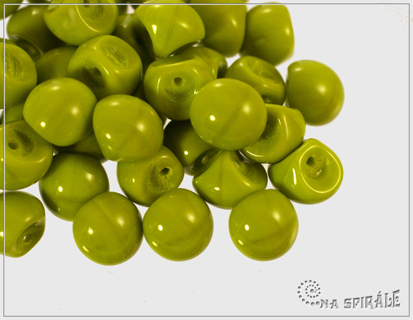 Houbiky 8x9 mm, Opaque Olive, 15 ks