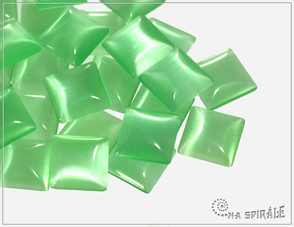 Kaboon tvercov 10x10 mm, light peridot, 1 ks