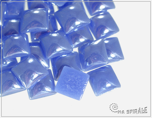 Kaboon tvercov 10x10 mm, Luster Cornflower, 1 ks