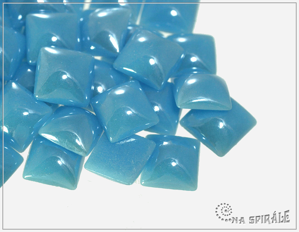 Kaboon tvercov 10x10 mm, Luster Sky Blue, 1 ks