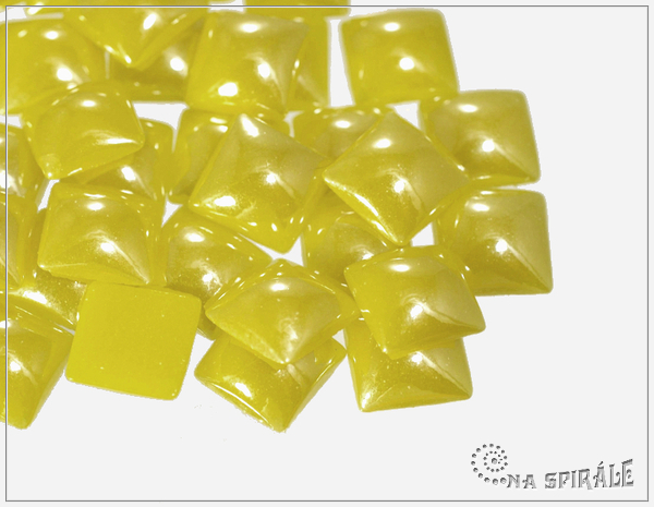 Kaboon tvercov 10x10 mm, Luster Lemon, 1 ks
