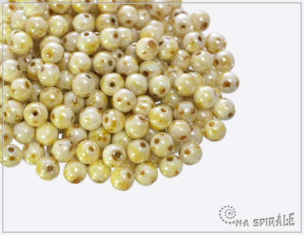 Kuliky 4 mm, Chalk Soft Amber, 100 ks