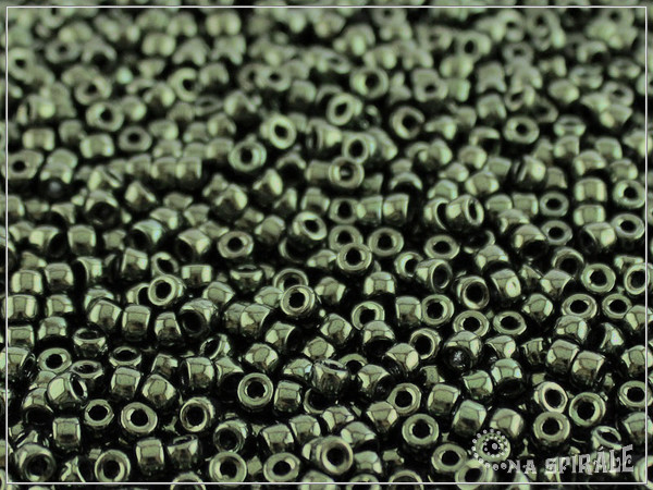 Matubo 8/0, Metallic Fern, 10 g