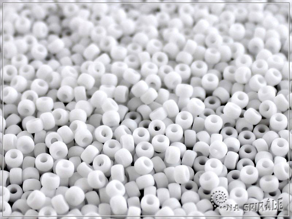 Matubo 8/0, chalk mat 10 g