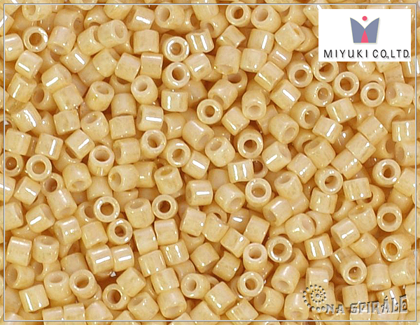 Miyuki Delica 10, Ceylon Light Beige DBM0204, 5 g