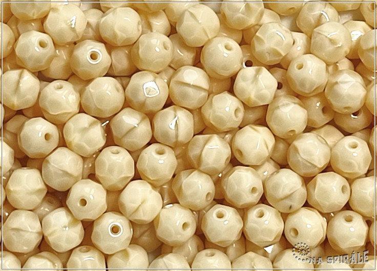 Oh�ovky 6 mm, Light Beige Silk, 20 ks