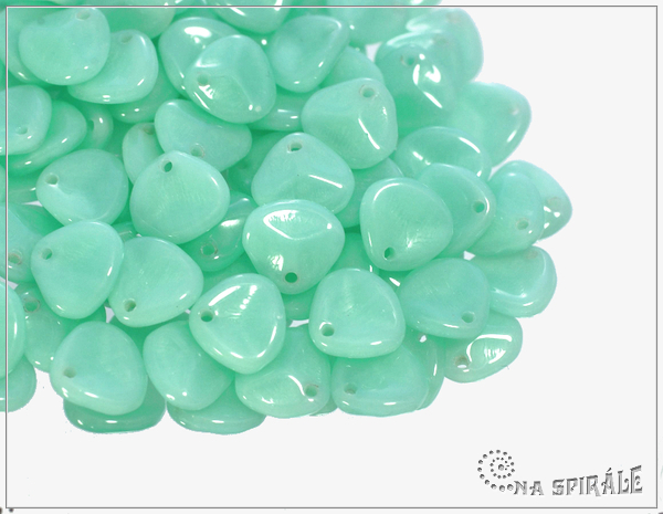 Rose petal 7x8 mm, Opaque Peppermint, 50 ks