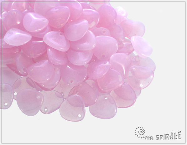 Rose petal 7x8 mm, Sakura Opal, 50 ks
