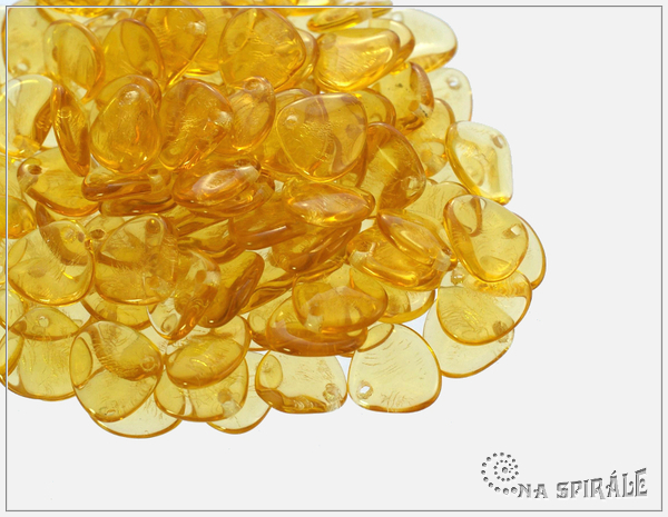 Rose petal 7x8 mm, Transparent Light Topaz, 50 ks