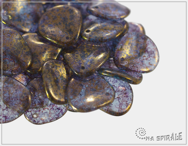 Rose petal 14x13 mm, Gold Stained Amethyst, 10 ks