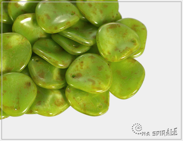 Rose petal 14x13 mm, Spring Green Silk Travertine, 10 ks