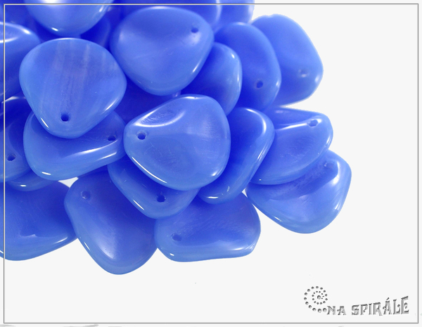 Rose petal 14x13 mm, Opaque Cornflower, 10 ks