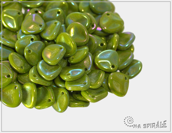 Rose petal 7x8 mm, Opaque Olive Iris, 50 ks