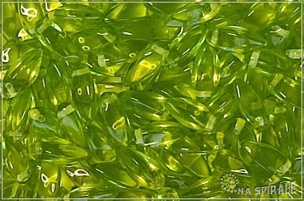 Twist pendant 6x12 mm, Transparent Olivine, 20 ks